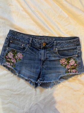 American Eagle embroidered denim jean shorts
